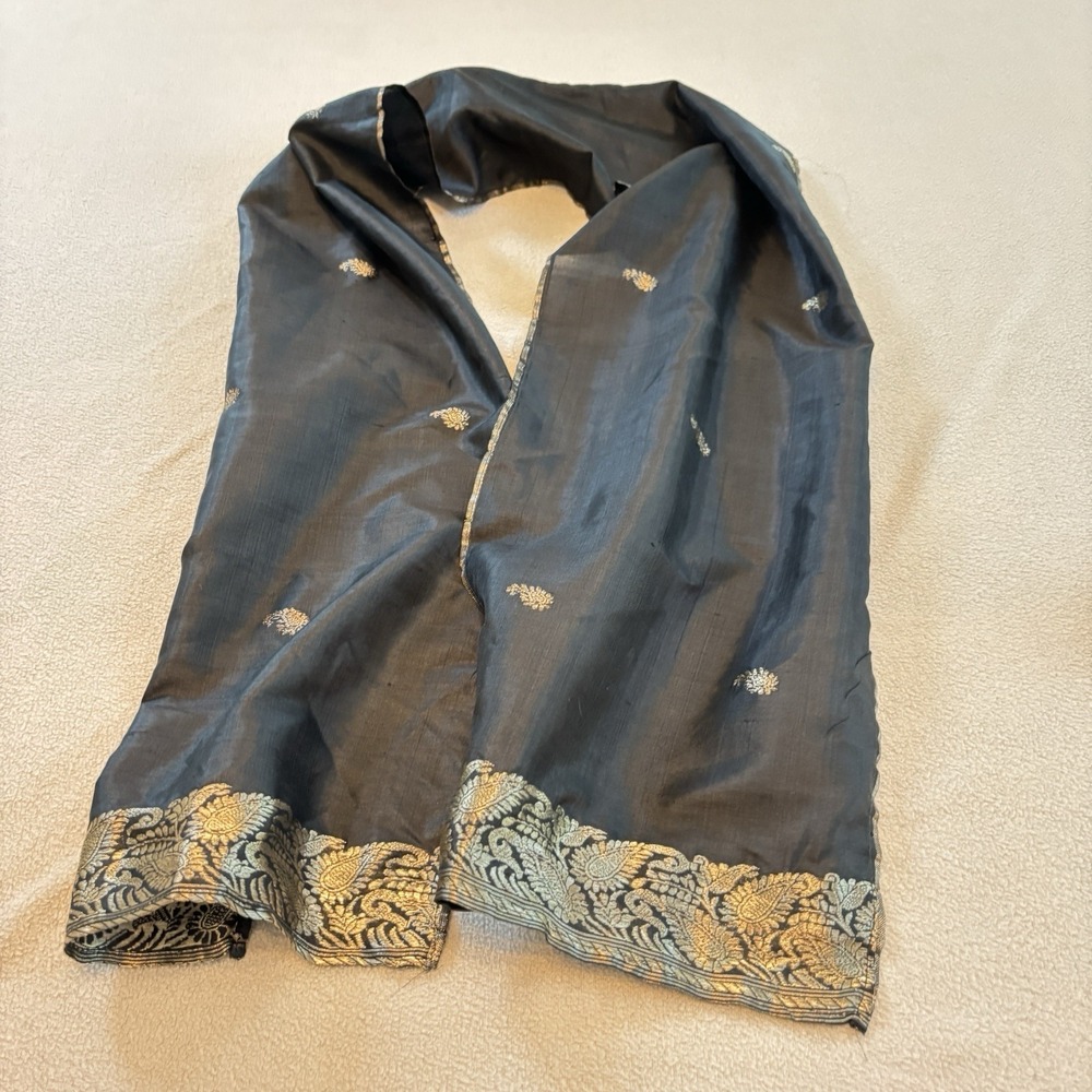 Royal Silk Scarf Black Silk With Gold Metallic Motif And Trim Elegant Art Lux - Picture 4 of 12